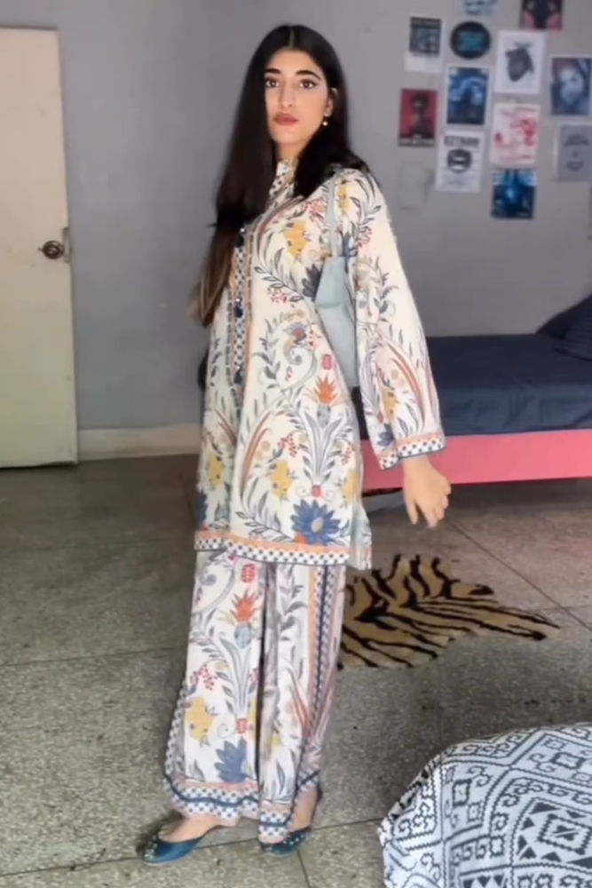 Picture of Ghania Haroon In Desert Petal