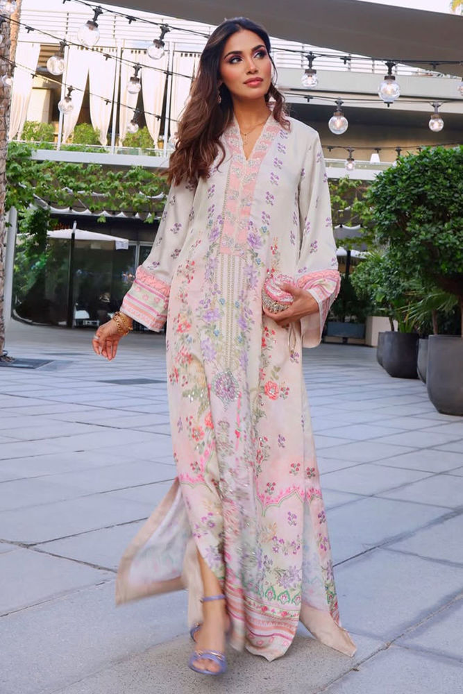 Picture of Mahwish Khurram in Ivory Whisper