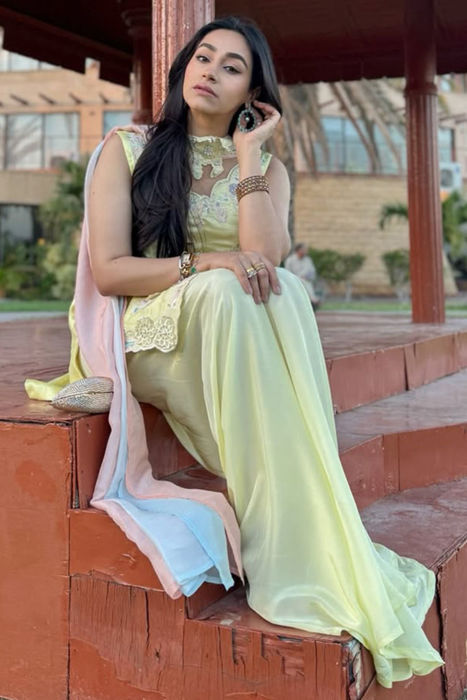 Ariyshah Soomro In Primrose