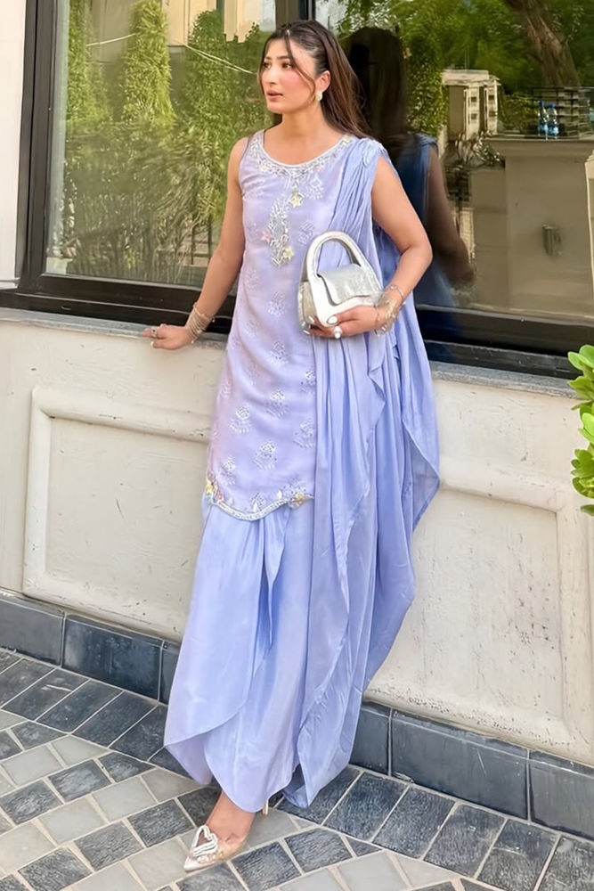 Picture of Zainab Abbas in Indigo Dreams